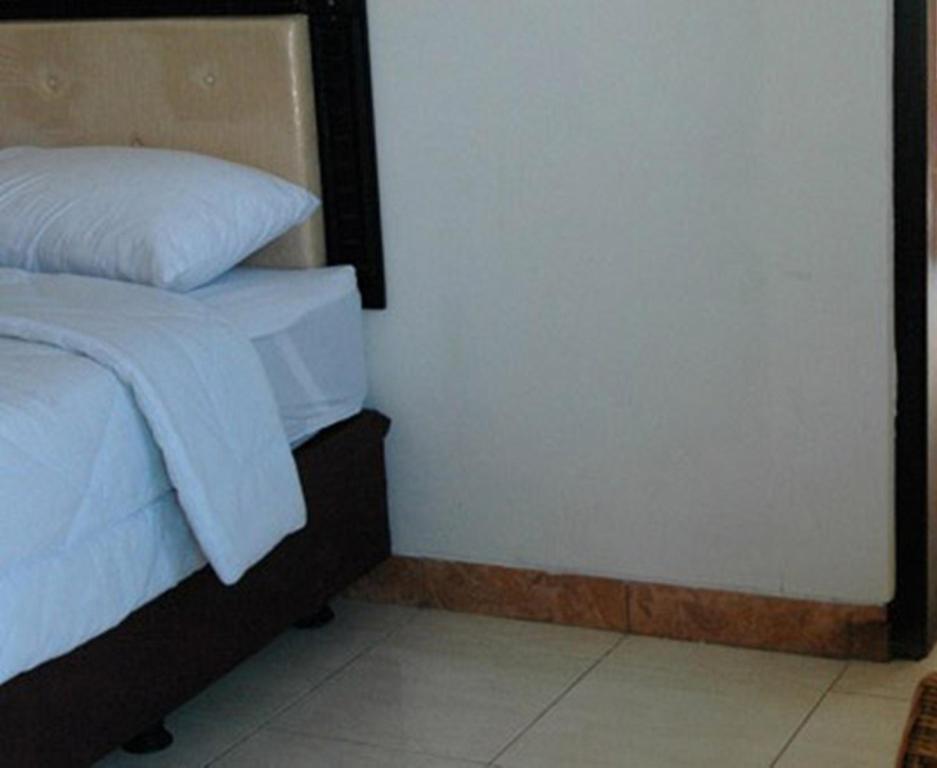 Hotel Sinar Tambolaka Waingapu Pokój zdjęcie